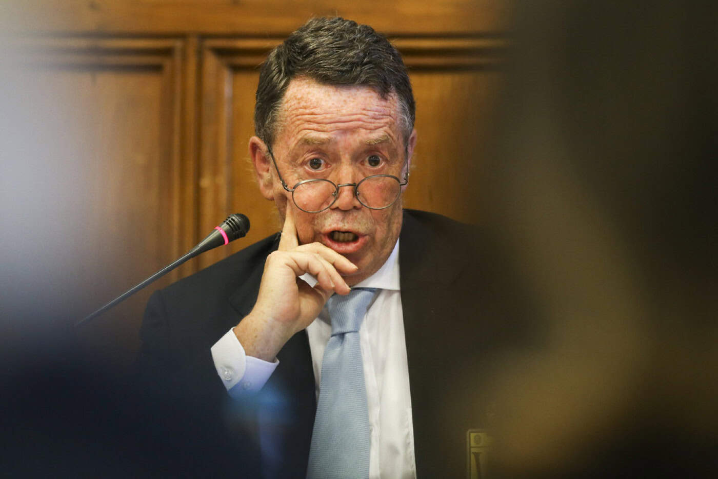 Manuel Pinho fica em prisão domiciliária