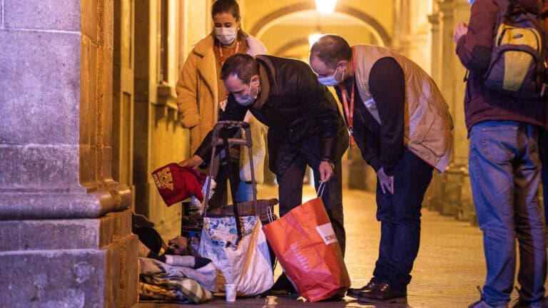 Presidente do SC Braga junta-se à Cruz Vermelha de Braga no apoio aos sem-abrigo