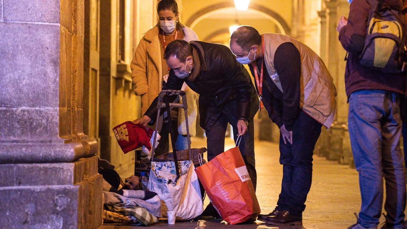 Presidente do SC Braga junta-se à Cruz Vermelha de Braga no apoio aos sem-abrigo