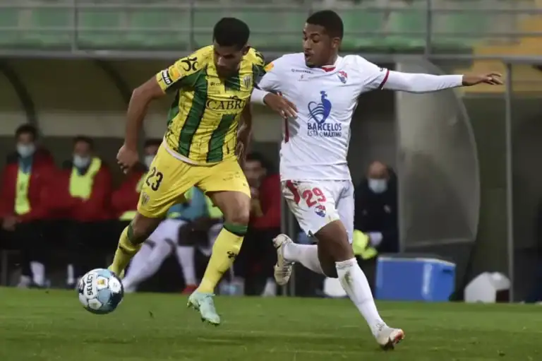 Gil Vicente vence em Tondela e isola-se no sétimo lugar