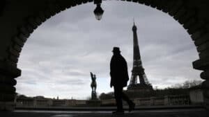 França identifica nova variante com mais de 40 mutações genéticas