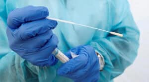 Período de isolamento de sete dias para assintomáticos entra esta quarta-feira em vigor