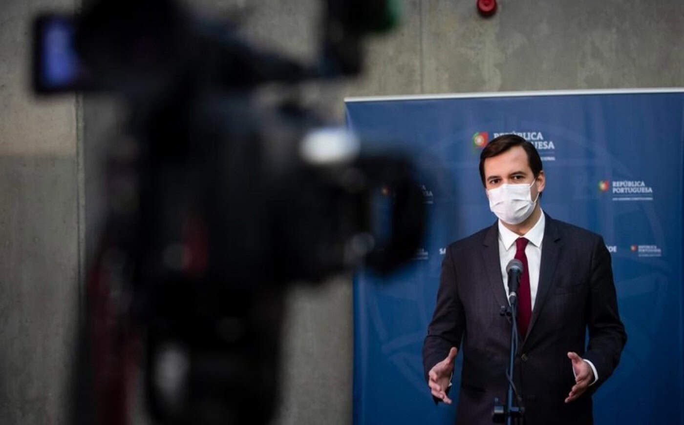 Governo admite suspender isolamento para permitir voto a 30 de janeiro