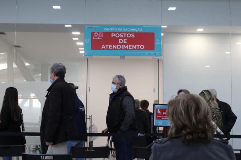 Cidadão denuncia falta de organização no Centro de Vacinação de Braga