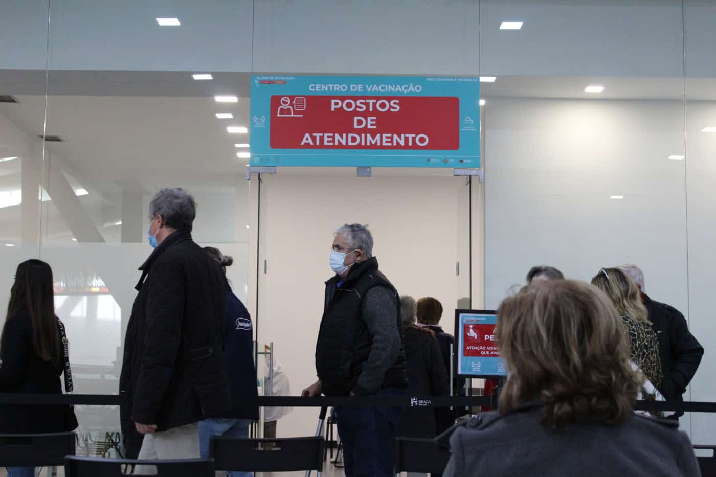 Cidadão denuncia falta de organização no Centro de Vacinação de Braga