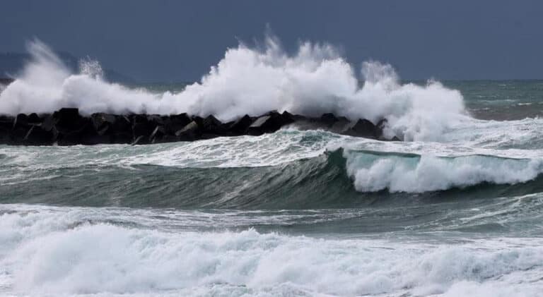 Costa portuguesa, Madeira e Porto Santo sob aviso amarelo devido à agitação marítima
