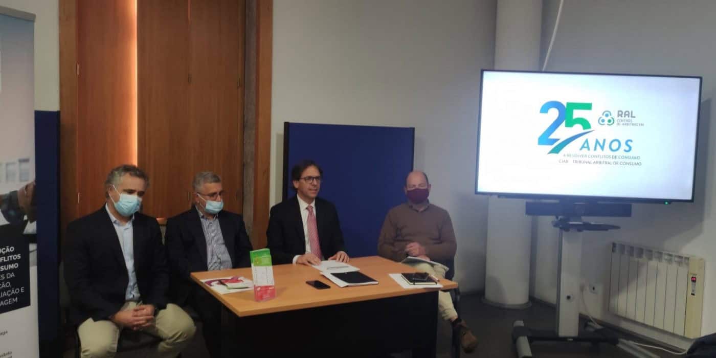 Tribunal Arbitral de Consumo de Braga junta-se a rede que apoia famílias endividadas