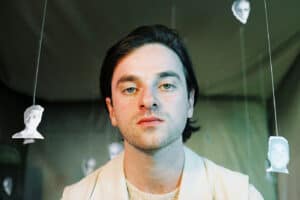 Rapaz Ego e João Borsch apresentam álbuns de estreia no Theatro Circo