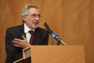 Voto dos eleitores confinados. "Do ponto de vista constitucional há forma de encontrar solução"