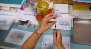 Maiores de 30 anos já podem agendar dose de reforço