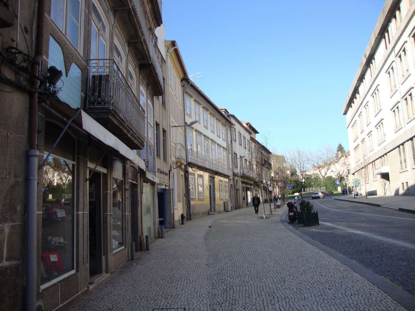 Loja do Cidadão de Guimarães vai nascer no antigo centro comercial Santo António