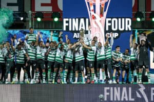 Sporting conquista quarta Taça da Liga ao bater Benfica com reviravolta&nbsp;