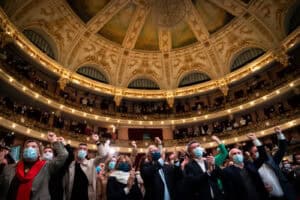 Projeções dão vitória ao PS. Maioria absoluta é possível mas improvável