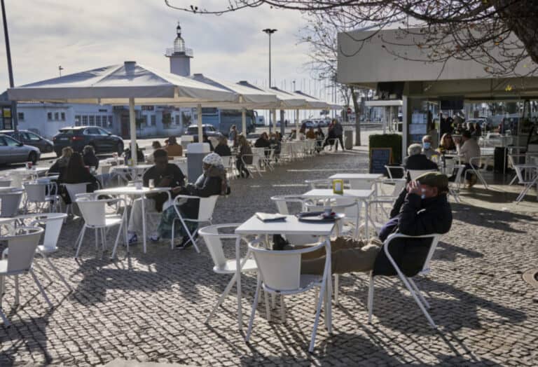 Portugal com mais 44 óbitos e 30.757 novos casos de covid-19