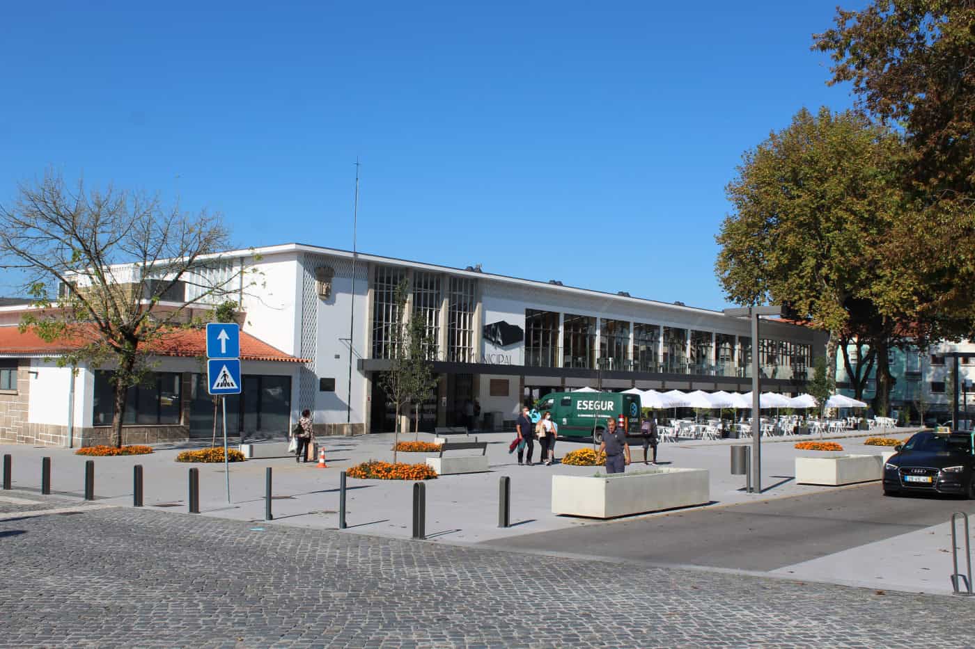 CMB altera regulamento do Mercado. CDU e PS pedem flexibilidade de horários