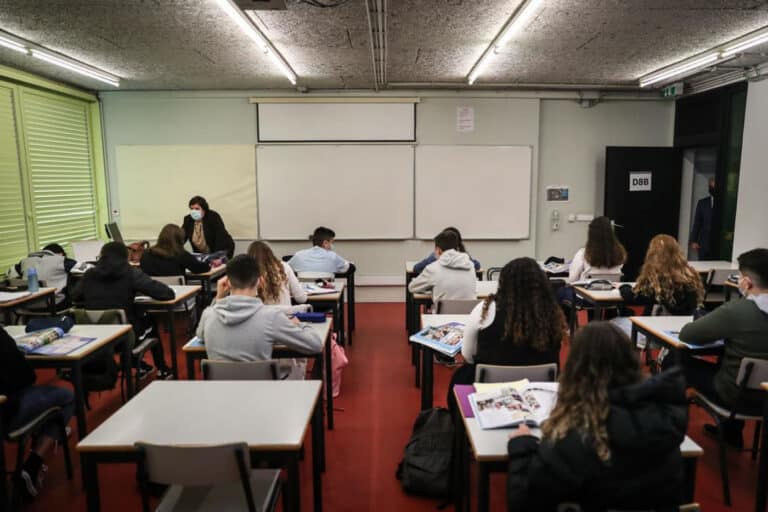Portugal alcança "mínimo histórico" no abandono escolar em 2021