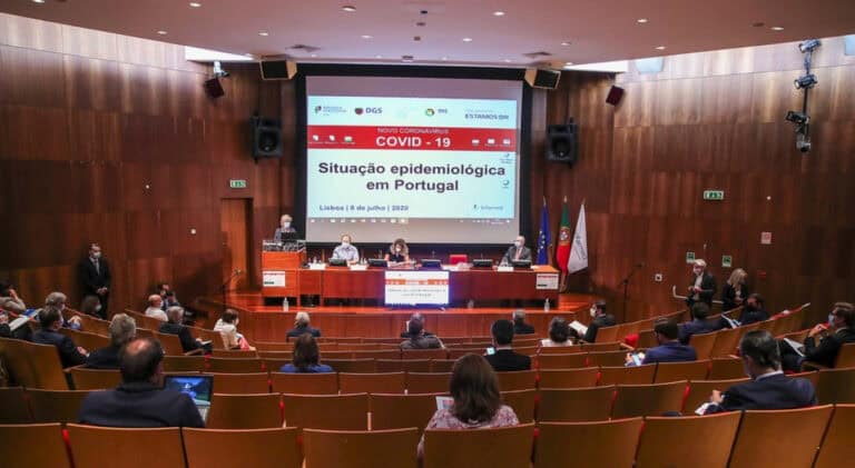 Peritos analisam hoje possibilidade de aliviar algumas restrições