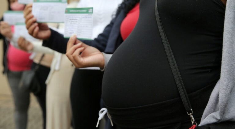 Grávidas podem iniciar vacinação contra Covid-19 em qualquer altura da gravidez&nbsp;