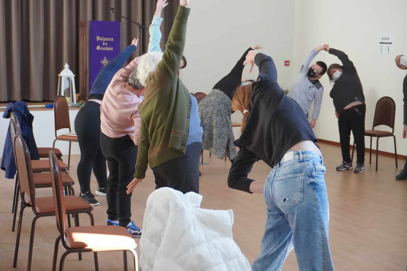 Projeto 'Fazer Presente'&nbsp;aproxima estudantes de teatro à população sénior de Guimarães