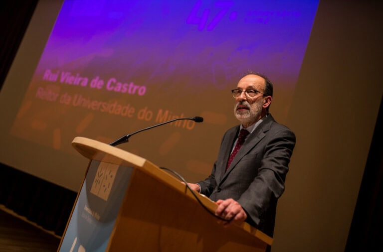 25% dos estudantes das pós-graduações terão uma bolsa equivalente à propina