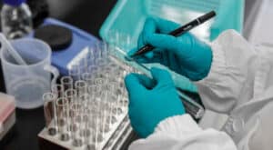 Mais 28 mortes e 13.103 novos casos de Covid-19 em Portugal 