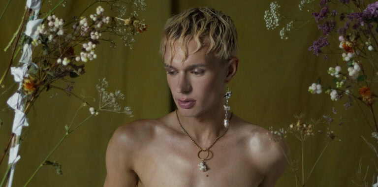 Theatro Circo recebe concerto "sentimental" de Douglas Dare