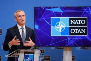 NATO vai reforçar posições a leste mas recusa no conflito com Rússia 