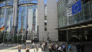 Líderes europeus reconhecem "aspirações europeias" de Kiev mas aguardam parecer