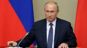 Putin aponta "progresso" nas negociações mas pede rendição de Mariupol&nbsp;