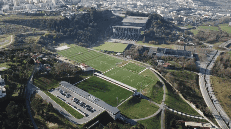 Tribunal confirma revogação da expropriação dos terrenos da Cidade Desportiva e Quartel