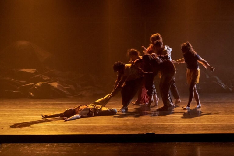 'Lowlands' promete levar Theatro Circo em viagem pela "sala de espera mental"