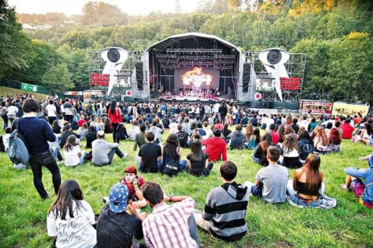 La Femme, John Talabot, Kelly Lee Owens e Gator, The Alligator atuam em Paredes de Coura