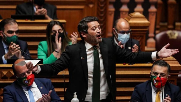 Chega isolado. Moção de rejeição ao Governo chumbada