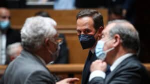 Governo entrega hoje proposta do Orçamento do Estado no Parlamento