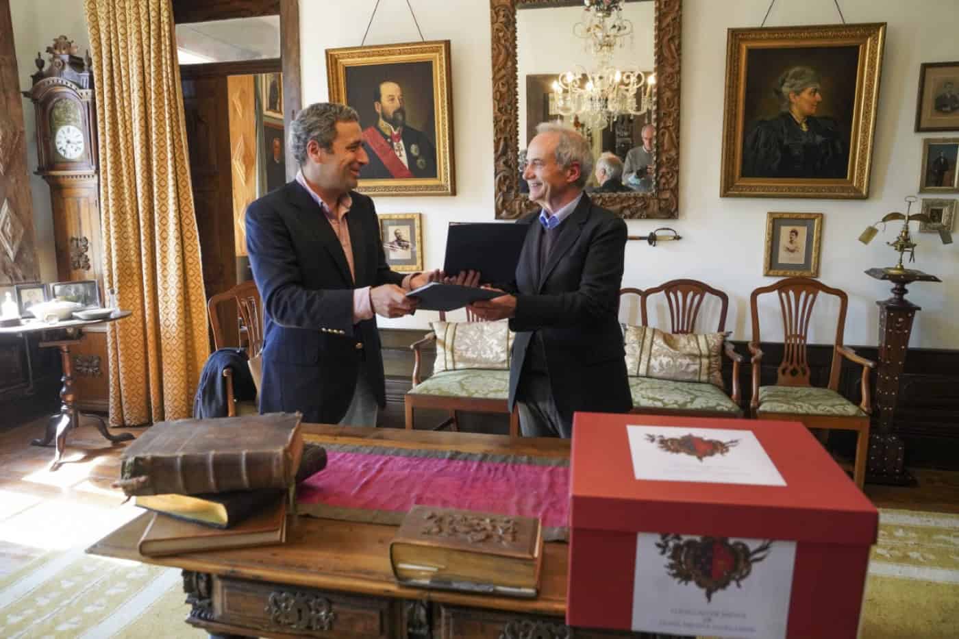 Coleção de Menus de D. Helena Menezes doada ao Município de Guimarães