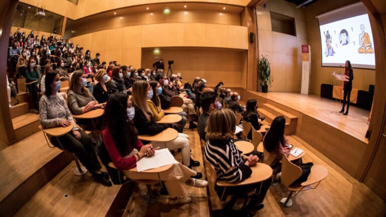 EPsi prepara-se para reformular doutoramentos e volta a pedir recursos humanos