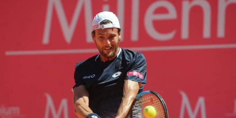 João Sousa avança em pares com vitória sobre vice-campeões do Open da Austrália