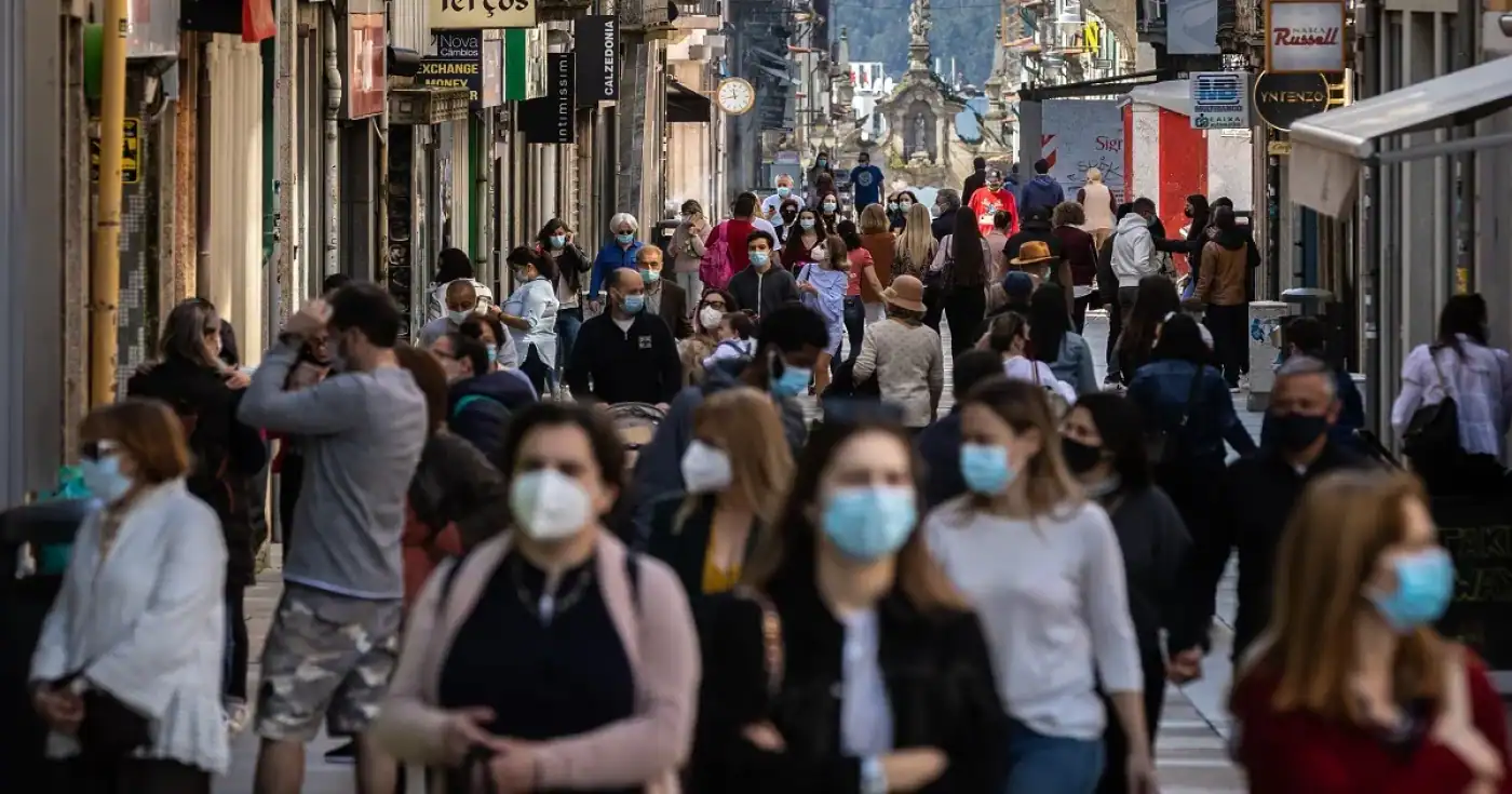 Apesar do uso de máscara não ser obrigatório, há quem prefira prevenir-se