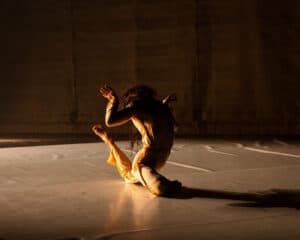 Theatro Circo recebe 'Den.tro', uma "peça alquímica"