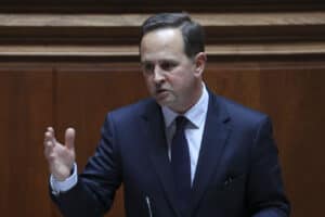 OE2022: Medina define como objetivo retirar Portugal dos países mais endividados