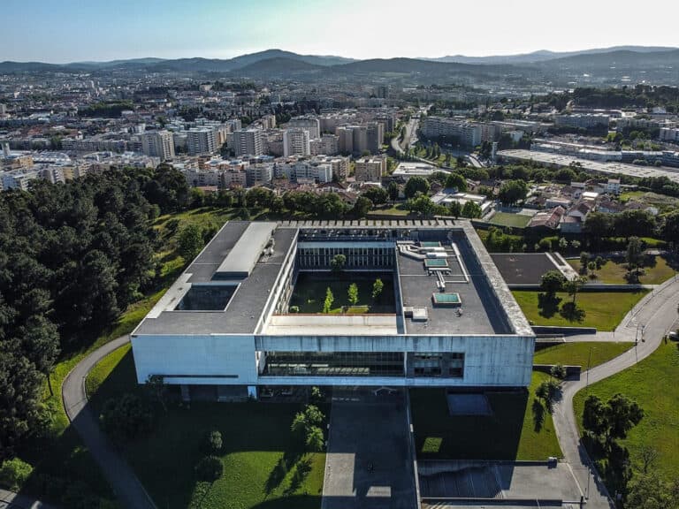 Conselho de Escola de medicina vai reunir esta sexta-feira