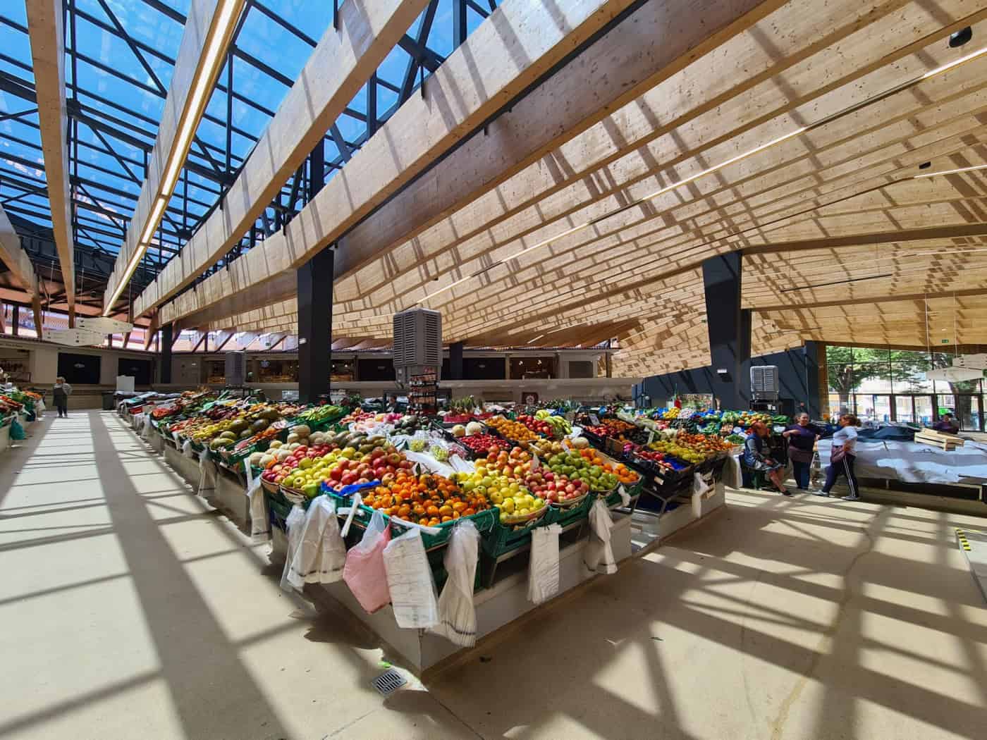 Alargamento de horário não responde às necessidades dos comerciantes do Mercado