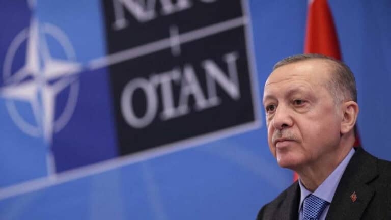 Turquia vai vetar adesão de Finlândia e Suécia à NATO