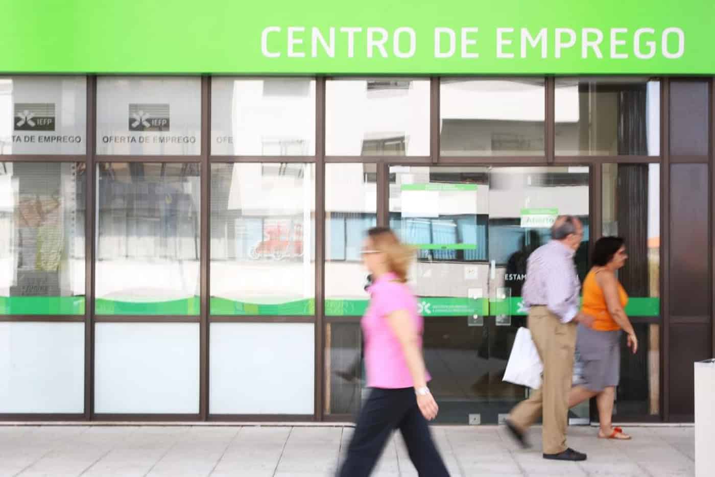 Desemprego recua 3,6% em abril face a março e 25,8% em termos homólogo&nbsp;
