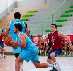 AAUMinho eliminada em basquetebol; Andebol e voleibol masculino seguem só com vitórias