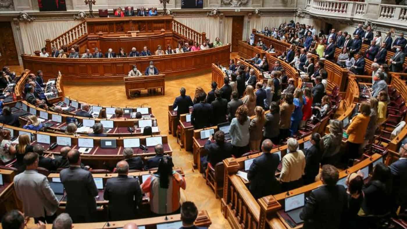 Parlamento português aprova suspensão do grupo de amizade com a Rússia&nbsp;