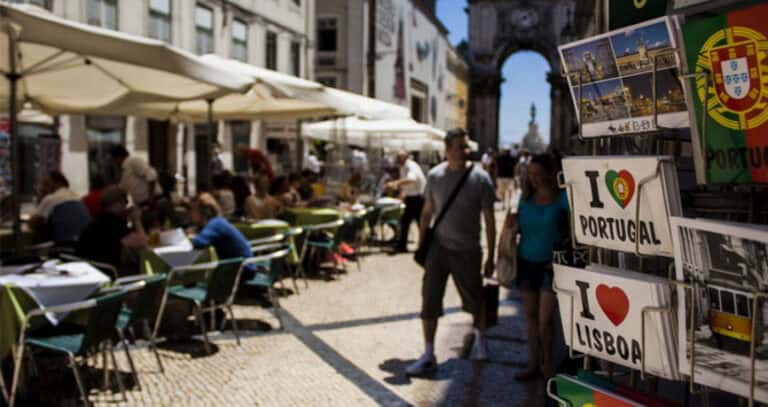 Turismo em Portugal pode ultrapassar níveis pré-pandémicos em 2023&nbsp;