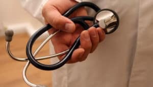 Falta de médicos é grave mas também é os tempos de espera, diz a associação de técnicos de emergência&nbsp;