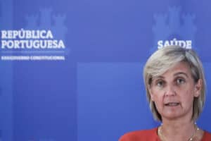 Comissão de acompanhamento reúne-se hoje com ministra da Saúde e administrações regionais&nbsp;