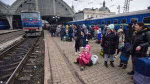 Ucranianos lideram pedidos de asilo na UE em março e fazem subir números